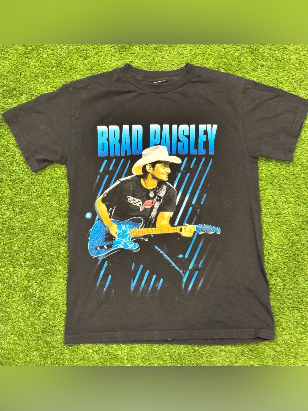 Source Unknown Black‎ Brad Paisley Graphic Tee with Blue Guitar